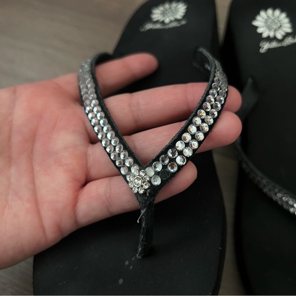 Yellow Box Custard Black Wedge Flip Flops - Embellished Rhinestone Straps Sz 7.5 - Picture 5 of 11